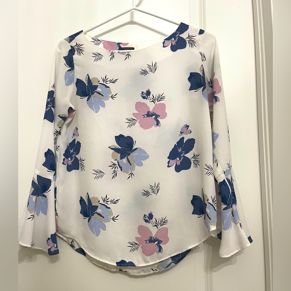 NWOT! ANN TAYLOR FLORAL BLOUSE